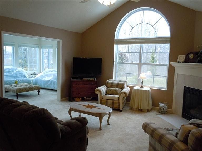 1st image of 4092 Whitegate Dr