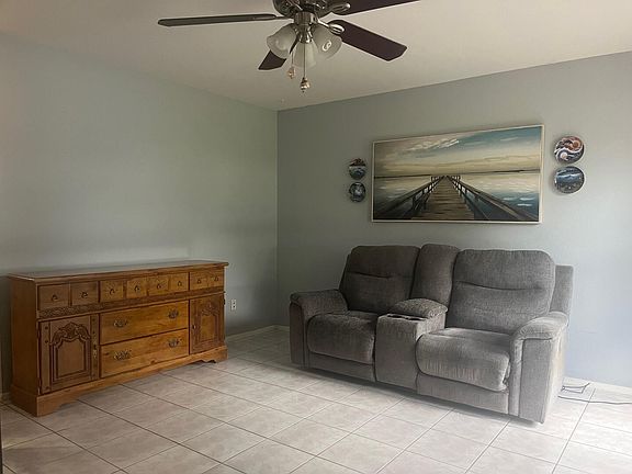 5th image of 450 SW Belmont Circle