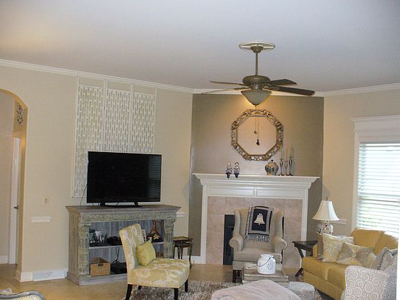 4th image of 3349 Linden Pl