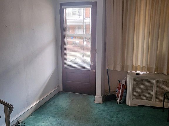 3rd image of 5629 Larchwood Ave