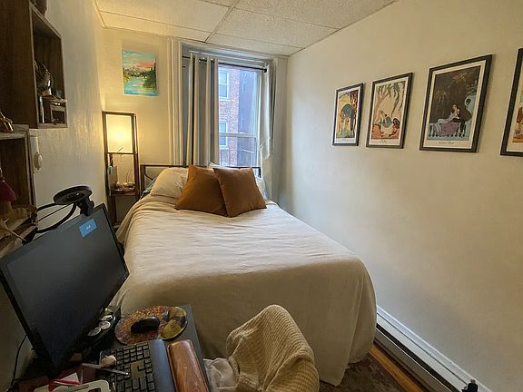 3rd image of 13 Symphony Rd APT 7