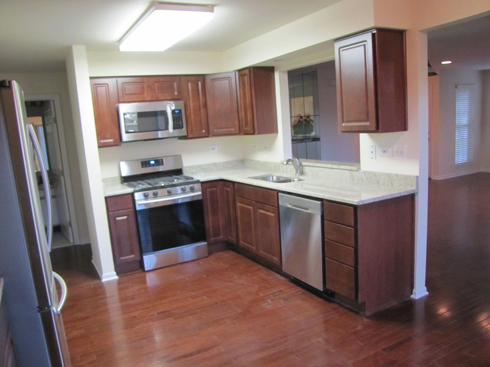1st image of 638 Portage Ct