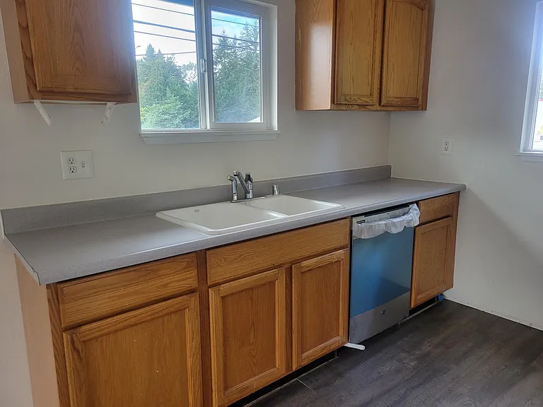 15115 Canyon Rd E #B — Photo 6