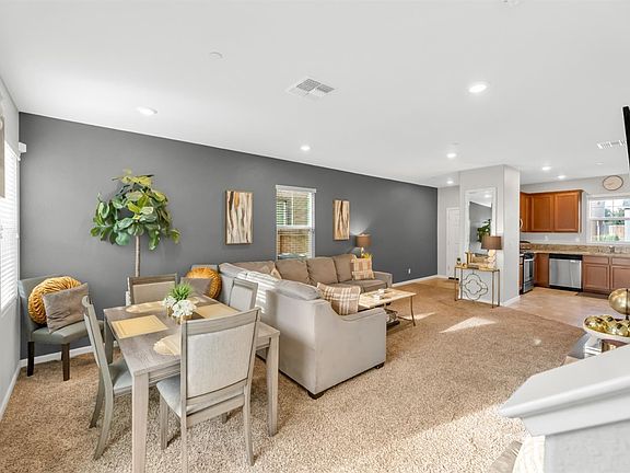 5th image of 300 Maidenbrook Ln