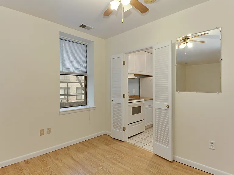 2012 O St NW #25 — Photo 12