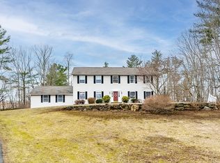 8 Governor Fairbanks Rd, Brimfield, MA 01010