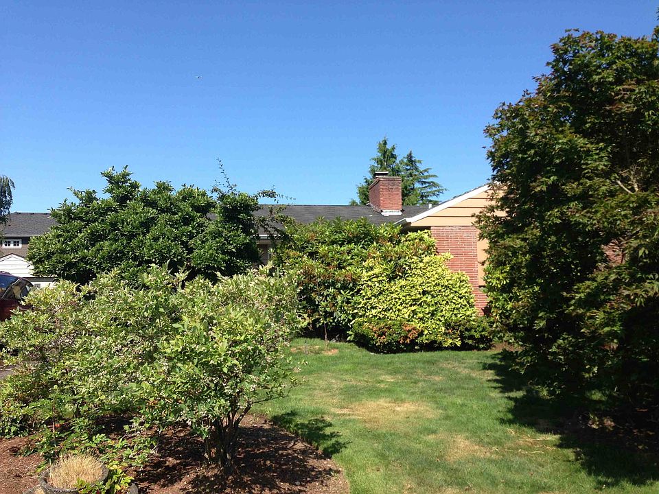 1st image of 7721 Crest Dr NE