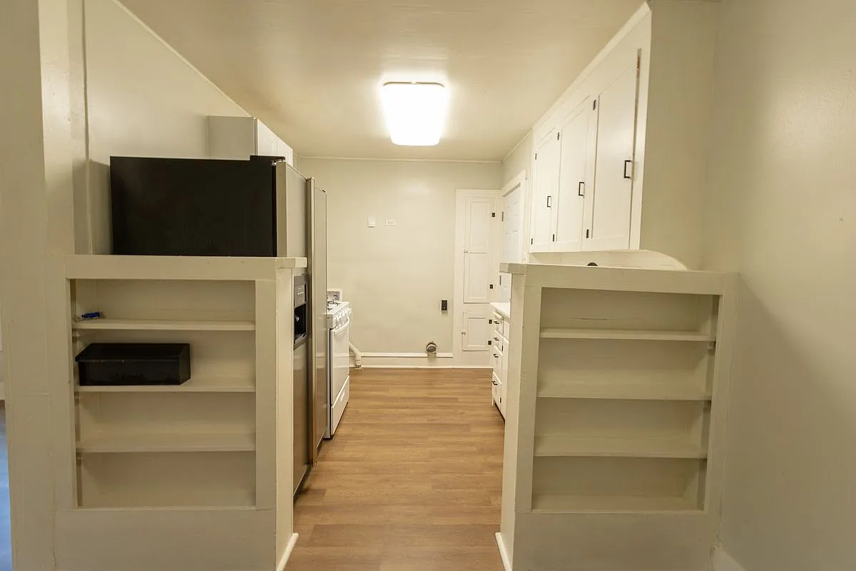 2 bed, 1.0 bath, 900 sqft, $1,250 — Photo 4