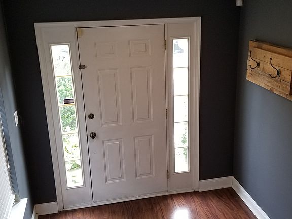 4th image of 10 Kerry Ct