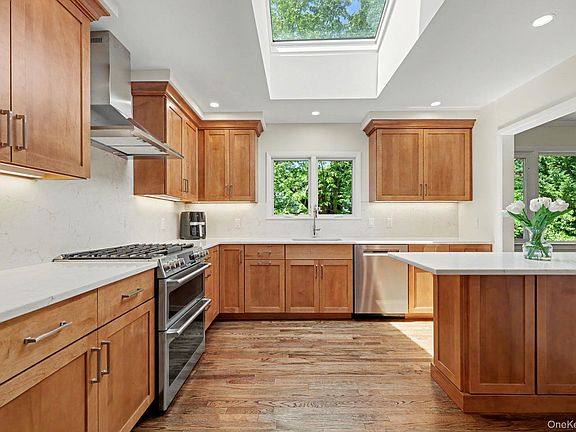 4th image of 38 Aspen Road