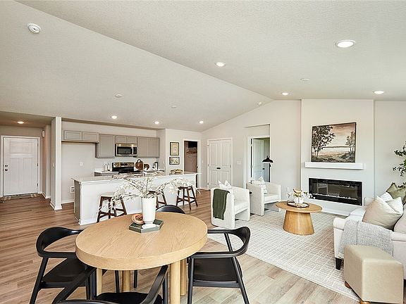 3rd image of 1146 NW Petersen Dr