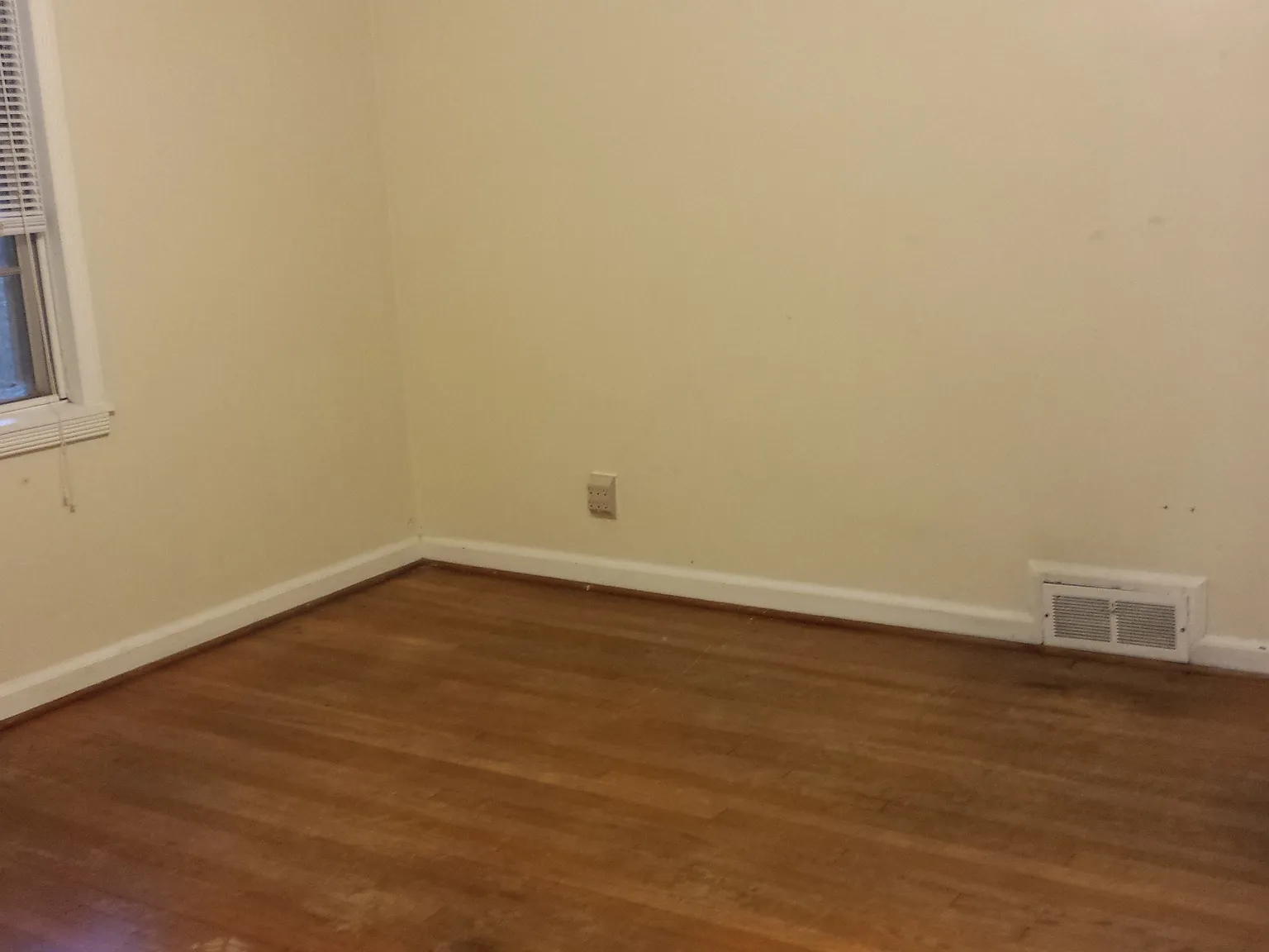 1 bed, 880 sqft, $1,350 — Photo 3
