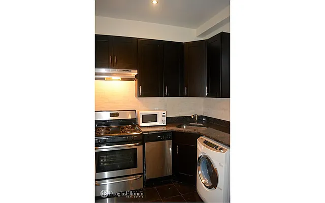 Rented by Douglas Elliman | media 20