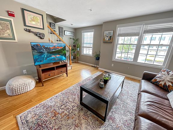 2nd image of 417 Hildreth St Unit 10