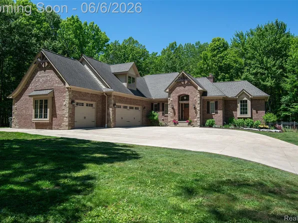 3957 Mill Lake Rd, Orion, MI 48360