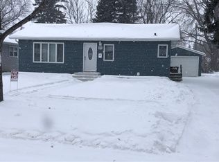 908 18th St NW, East Grand Forks, MN 56721