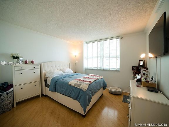 4th image of 1155 Brickell Bay Dr #S3