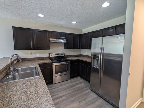 3rd image of 117 Plantation Point Dr