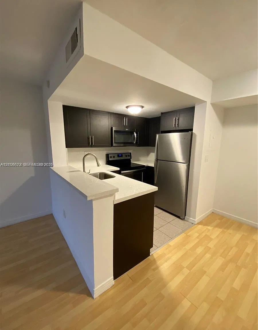 Coral Pointe Townhomes Co — Photo 1