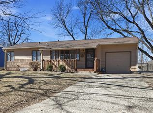 1537 SW Glendale Dr, Topeka, KS 66604