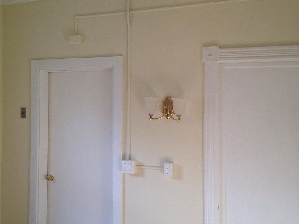 2nd image of 244 Maple St APT 1