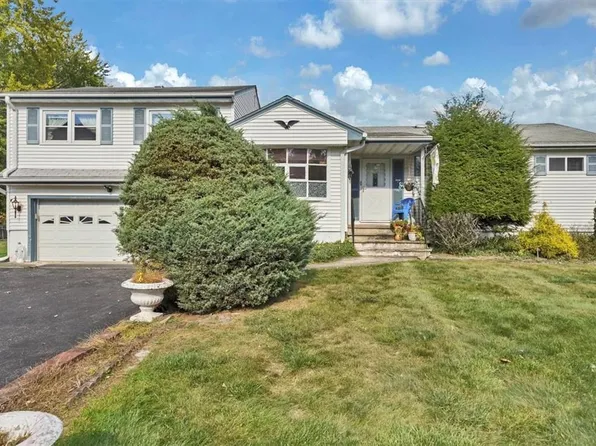 25 Marc Terrace, Monroe, NY 10950