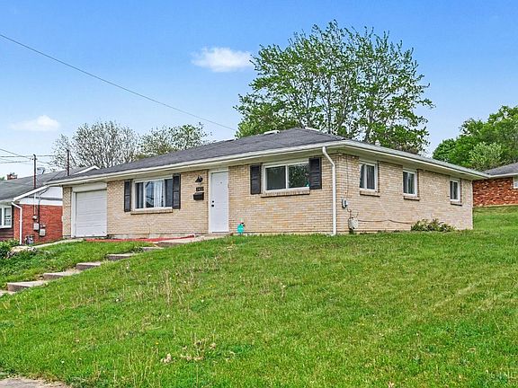 3rd image of 2422 Bluelark Dr