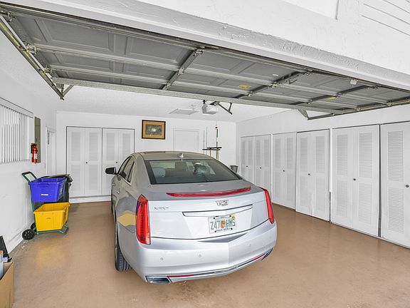 5th image of 2660 Riviera Drive