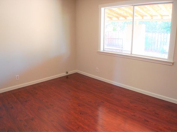 4th image of 3279 Hebron Ct