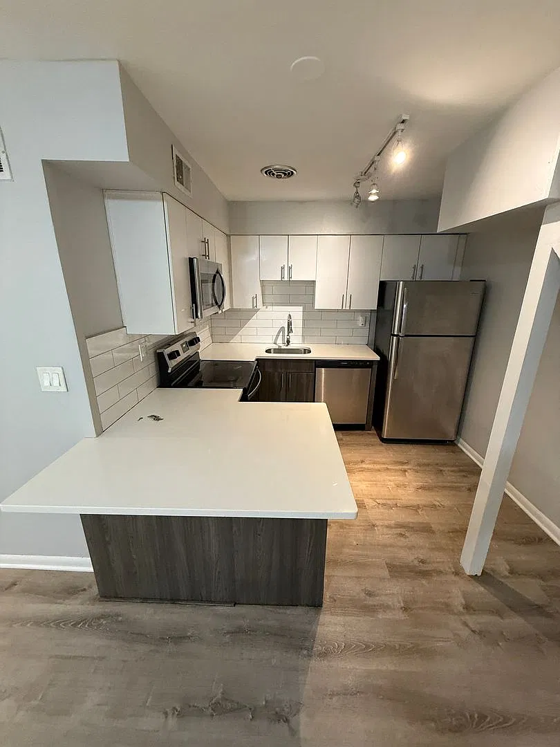 2 bed, 1.5 bath, $2,400 — Photo 4