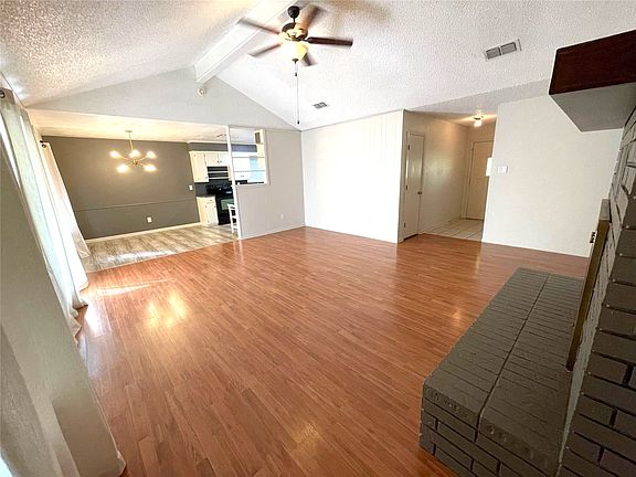 3rd image of 1348 Inglewood Dr
