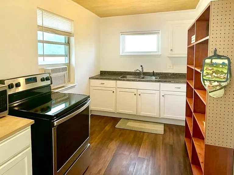 Charming kitchen with everything you would need!