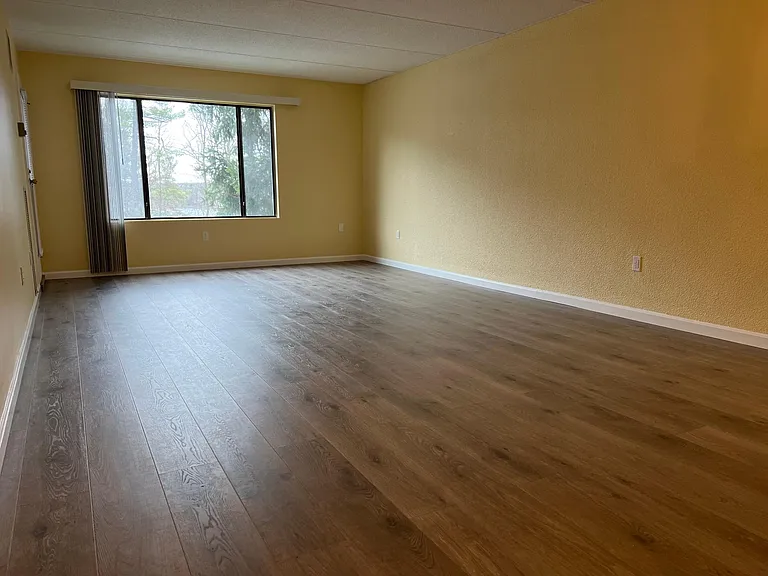 1550 Worcester St #114 — Photo 8