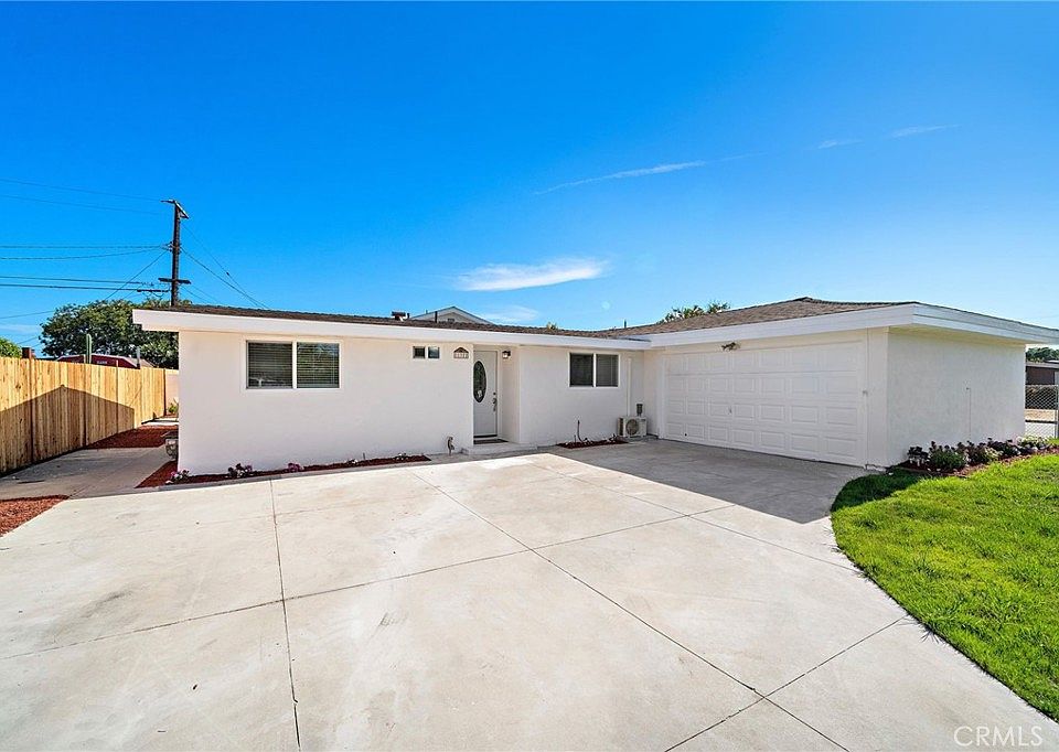1st image of 11322 Salinaz Ave