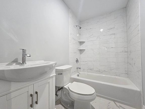 3rd image of 16 Dole St #1A