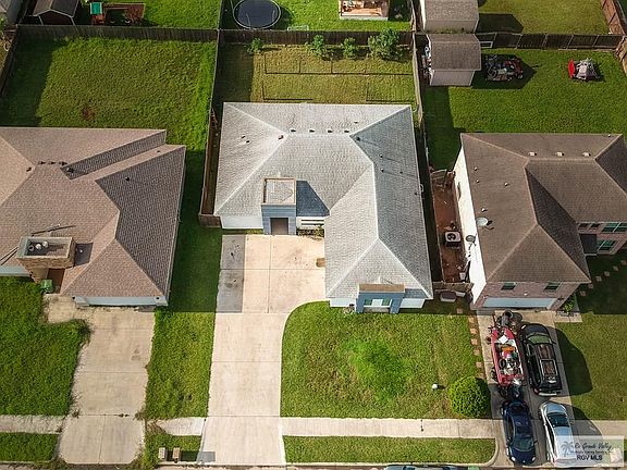 5th image of 7549 Cedar Ave