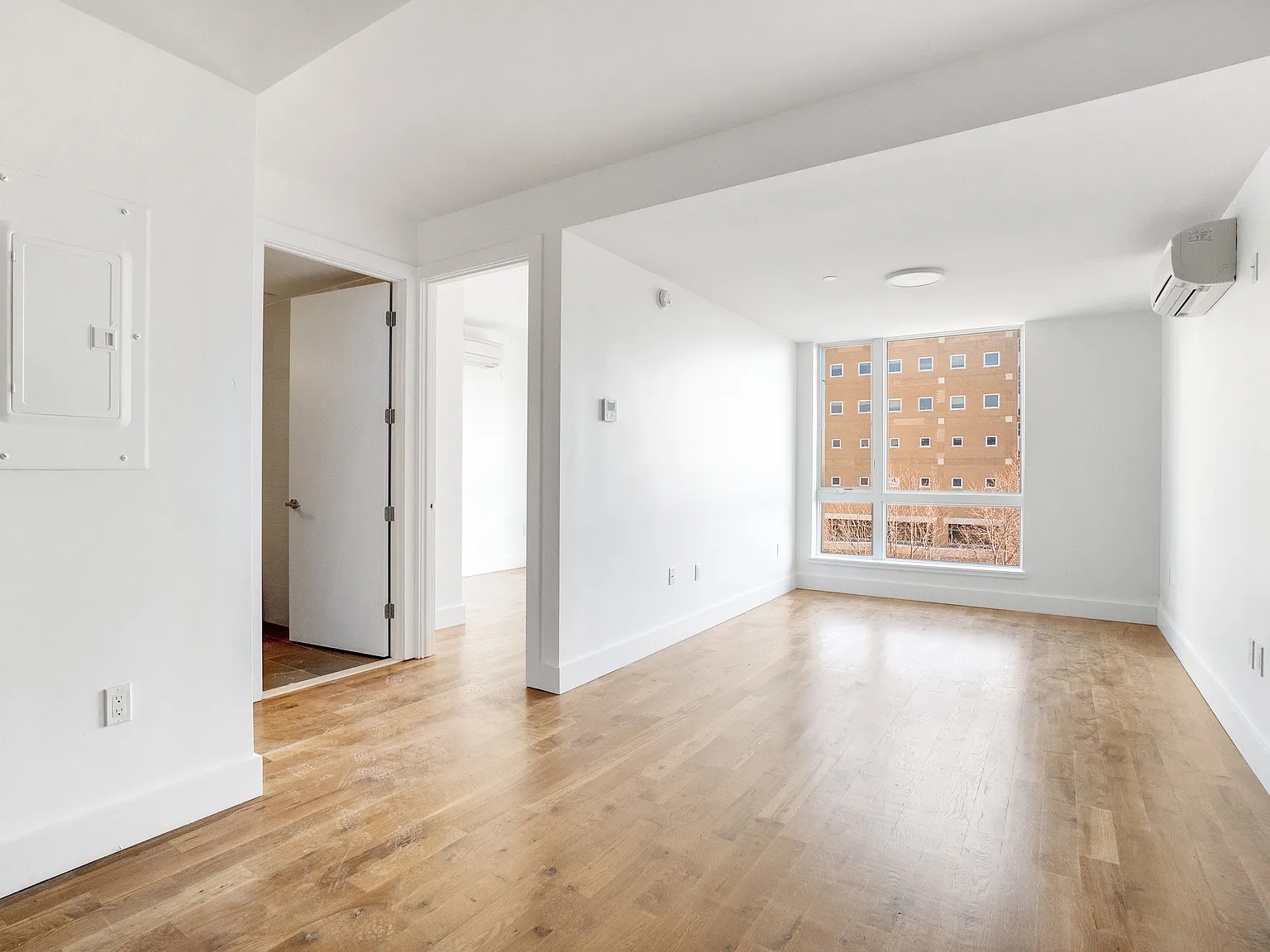 782 New York Avenue — Photo 2