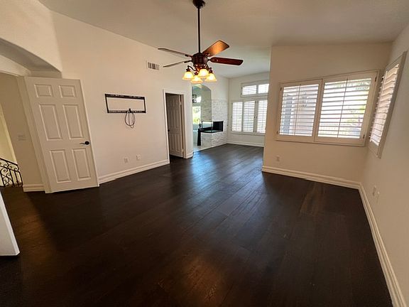 5th image of 997 S Wildrose Ln