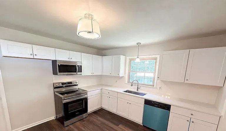 1413 Crestfield Dr — Photo 6