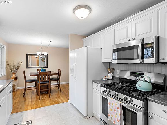 3rd image of 2036 Sallal Rd