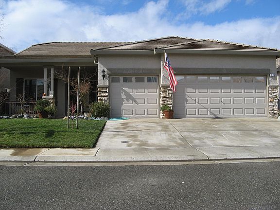2nd image of 770 Aberdeen Ln
