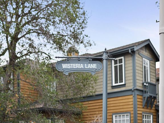 4th image of 4125 Wisteria Ln