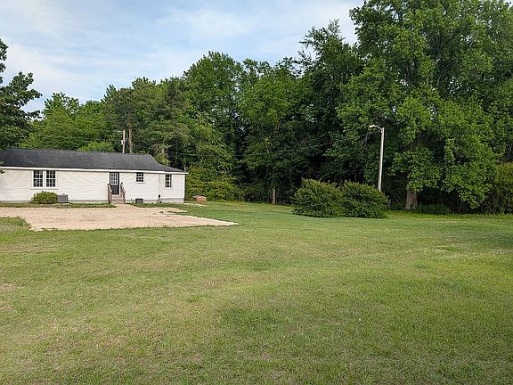 3rd image of 895 Stewart Rd