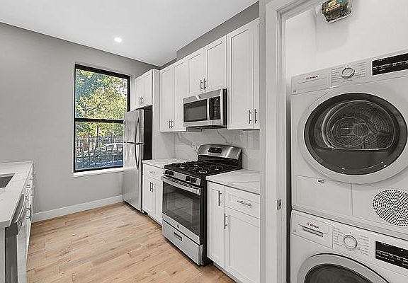 4th image of 100 W 139th St #8