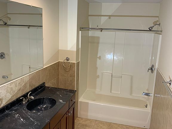 5th image of 784 Washington Ave #5