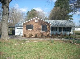 1639 W Clemmonsville Rd, Winston Salem, NC 27127
