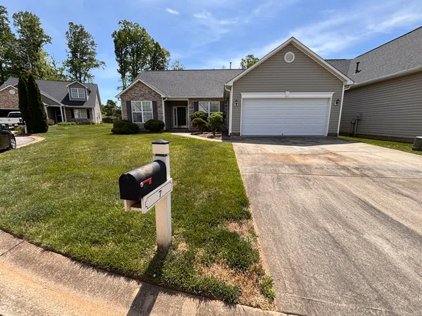 7 Thornwood Ct, Arden, NC 28704