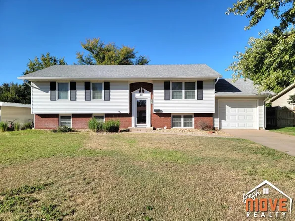 811 E Price St, Garden City, KS 67846