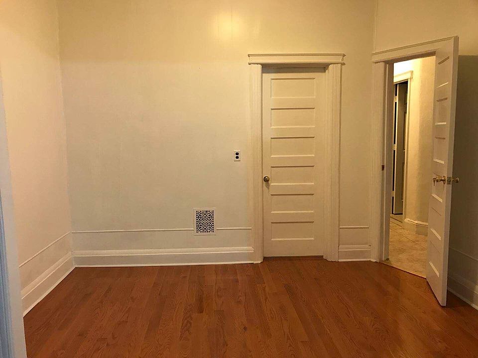 2nd image of 82 Autumn Ave