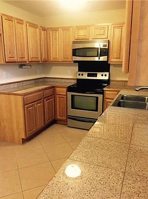 2nd image of 1904 Bayou View Dr